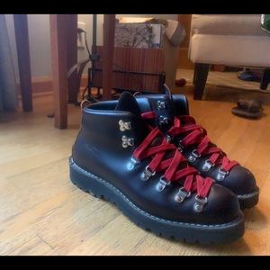 Men’s Mountain Light Gore Tex Boots